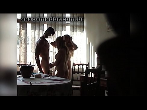 ❤️ Ang mga higala sa sekso nagdapit sa usa ka higante nga lalaki ug usa ka tulo nga kauban niya ❤️ Sex video sa amon ❌❤