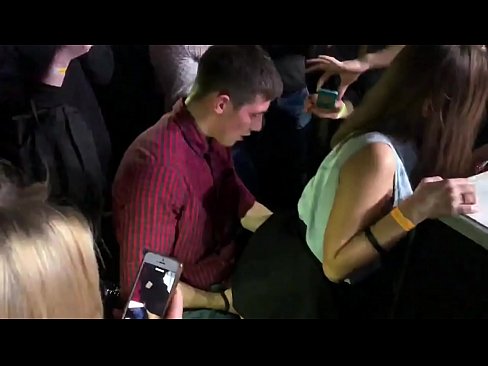 ❤️ Tinuod nga sekso sa usa ka nightclub sa Russia. Ang 18-anyos nga Ruso nga babaye sa anus ug puwerta nakighilawas sa usa ka nightclub ❤️ Sex video sa amon ❌❤